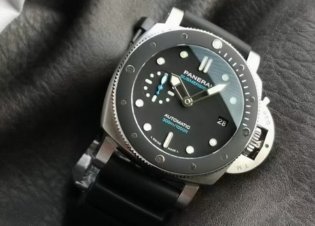 VS 工場製パネライ PAM00683 時計 正規品との比較レビュー