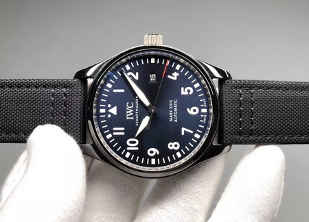 IWC パイロットウォッチ IW324703 本物とクローン比較レビュー