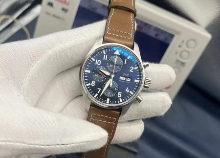 ZF 工場製 IWC パイロットウォッチクロノグラフ レプリカと正規品の比較・詳細解説