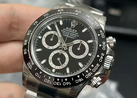 C 工房 ロレックスデイトナ m126500ln-0002（4131 ムーブメント搭載） 正規品と実写画像比較