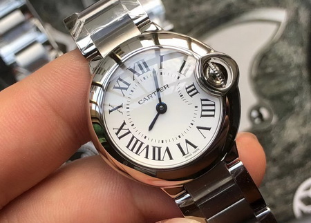 カルティエ バロンブルー WSBB0067 28mm クォーツ 1:1 クローン時計と正規品の比較