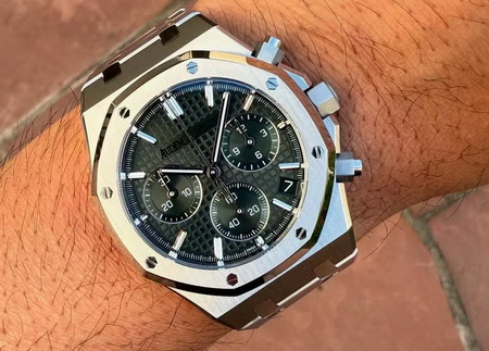 4401 ムーブメント搭載 スーパークローン オーデマ・ピゲ ロイヤルオーク 26240 ―正規品との比較