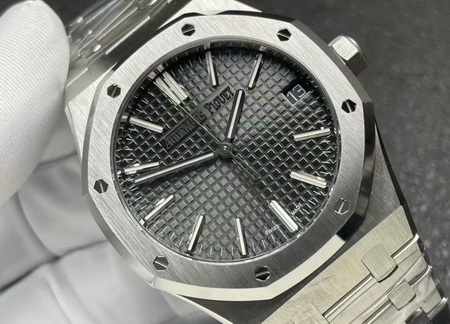 オーデマ・ピゲ ロイヤルオーク 15500 レプリカと正規品比較レビュー